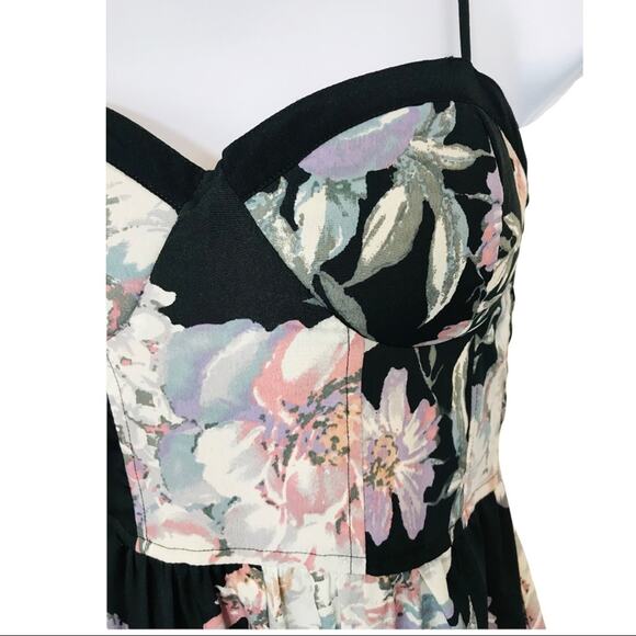 Band of Gypsies Black Floral Jumpsuit with Pockets wide leg - Picture 6 of 11